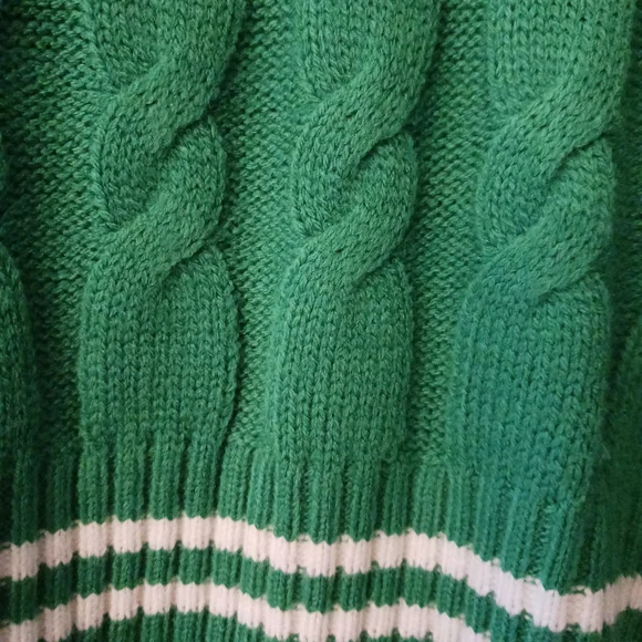 American Threads Vest- Cable Knit V-Neck Sweater Vest with White Trim-Large-EUC - Picture 6 of 11